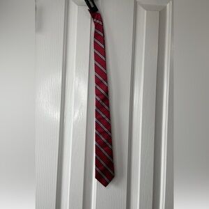 Brooks Brothers Men’s Tie 100% Silk with Diagonal Stripes